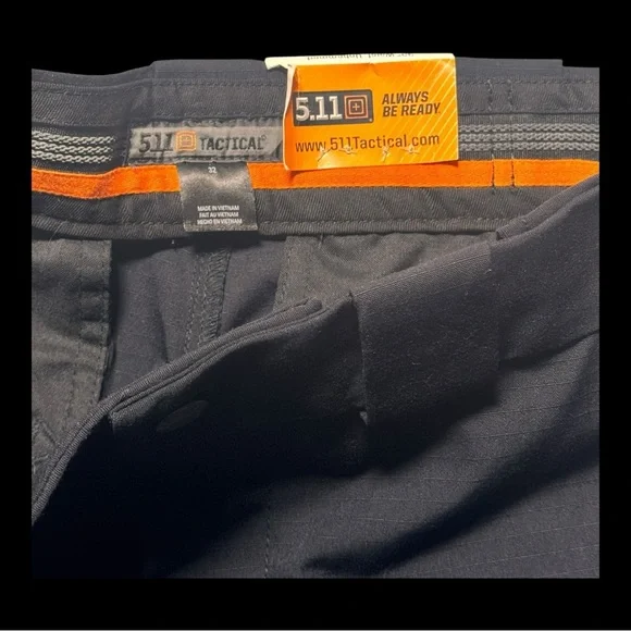 NWT 5.11 Tactical mens black Cargo Pants 32 utility work - Picture 2 of 7